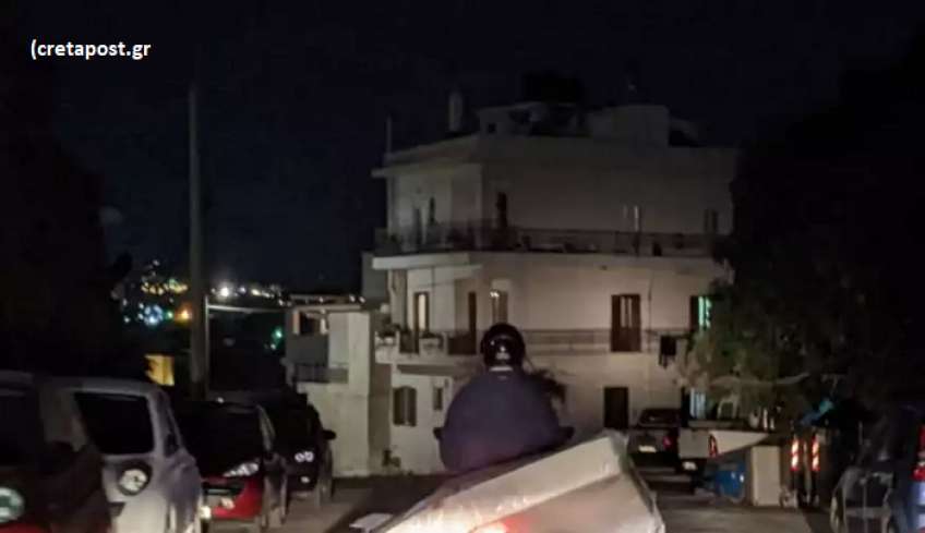 Ο καλύτερος μεταφορέας είναι στην Κρήτη! Ο τρόπος που βρήκε για να μεταφέρει διπλό στρώμα - Απίστευτο βίντεο