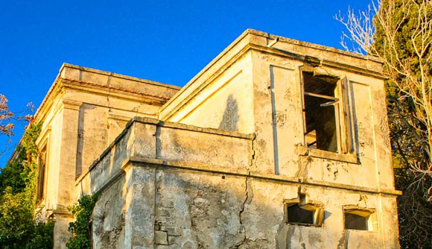 Στους δήμους προς αξιοποίηση τα εγκαταλελειμμένα κτίρια για 50 χρόνια