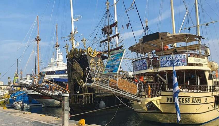 Δεν υπάρχει χώρος ελλιμενισμού για τα θαλαμηγά στο εσωτερικό λιμάνι Μανδρακίου Κω | Προωθούνται σε άλλα νησιά…