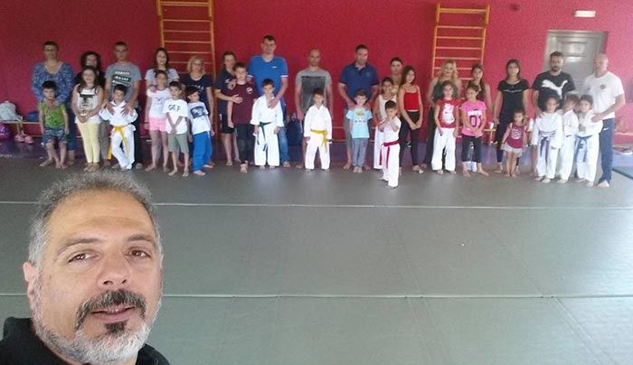 Με μεγάλη επιτυχία πραγματοποιήθηκε το σεμινάριο αυτοάμυνας " Γονείς και παιδιά μαζί " στον σύλλογο "Αετός Κω" στο όμορφο νησί της Κω !!!
