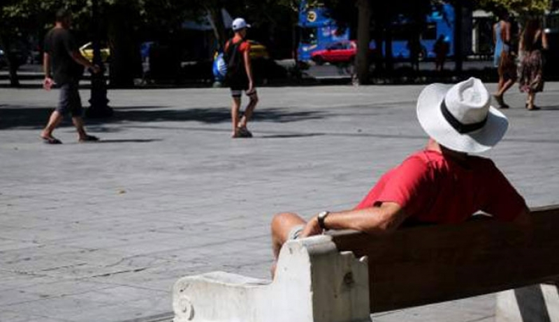 Αυξάνονται οι τουρίστες αλλά όχι η κατανάλωση- Ανεβαίνουν μόνο τα σούπερ μάρκετ λόγω Airbnb