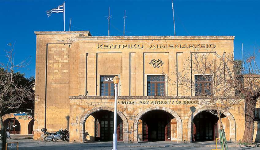 Ανήμερα της Εθνικής επετείου – Συνελήφθησαν από λιμενικούς δύο Τούρκοι διακινητές μεταναστών και ο Παλαιστίνιος σύνδεσμος τους στη Ρόδο