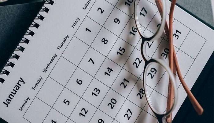Οι αργίες του 2025: Τα τριήμερα και το μοναδικό τετραήμερο του έτους