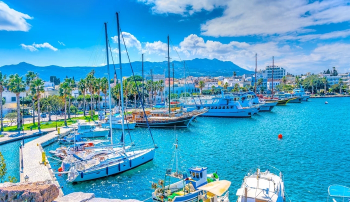 Το ασύγκριτο πλεονέκτημα της Ελλάδας στη μεσογειακή κούρσα για Covid-free προορισμούς