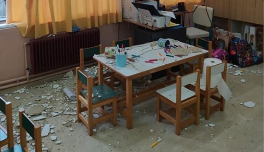 Κέρκυρα: Έπεσαν σοβάδες από ταβάνι Νηπιαγωγείου - Άγιο είχαν τα παιδιά [Eικόνες]