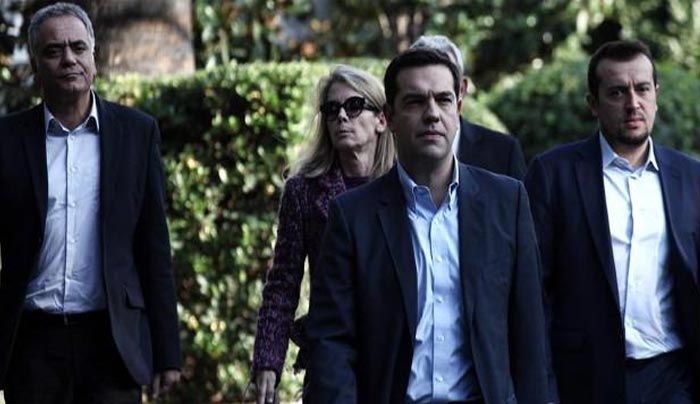 Το 4ο Mνημόνιο κλονίζει την κυβέρνηση: Αμφίβολη η ψήφιση