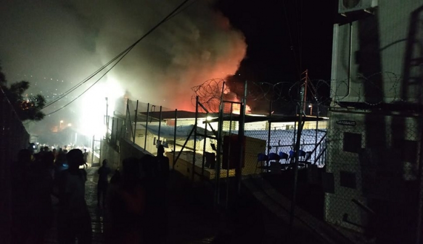 Νέα πυρκαγιά στο ΚΥΤ Σάμου - Η δεύτερη μέσα σε λίγες ημέρες - Βίντεο