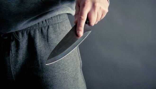 Σοκ: Άνδρας μαχαίρωσε 10 παιδιά έξω από δημοτικό σχολείο