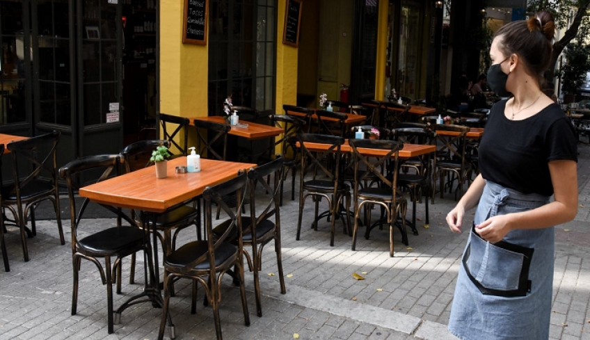 Παπαθανάσης: Μέτρα για Σάμο, πληγέντες από σεισμό και κορονοϊό - Τι είπε για εστίαση, θέατρα