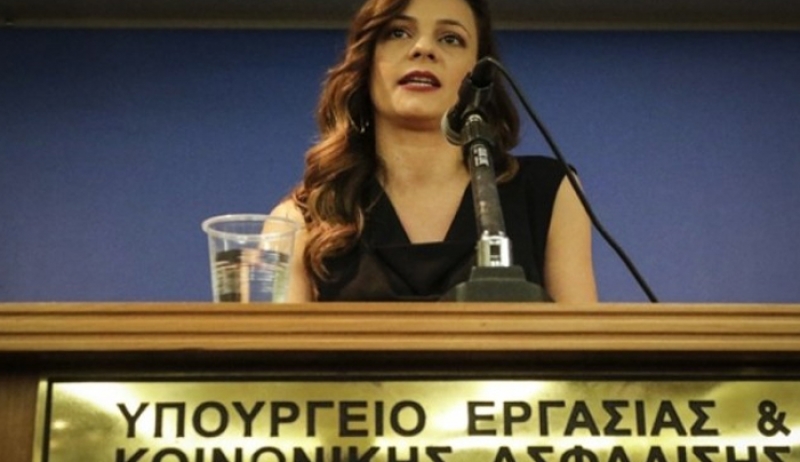 Συγκλονίζει ένα γράμμα προς την υπ. Εργασίας, Έφη Αχτσιόγλου: «Κακόγουστη πλάκα αυτό που κάνετε»